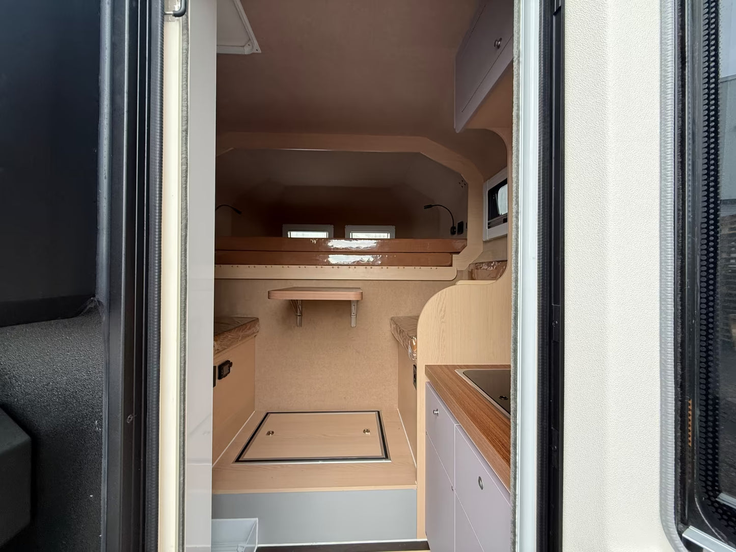 JOY Gladiator GFK-Monobloc Pickup-Wohnkabine Vollausstattung