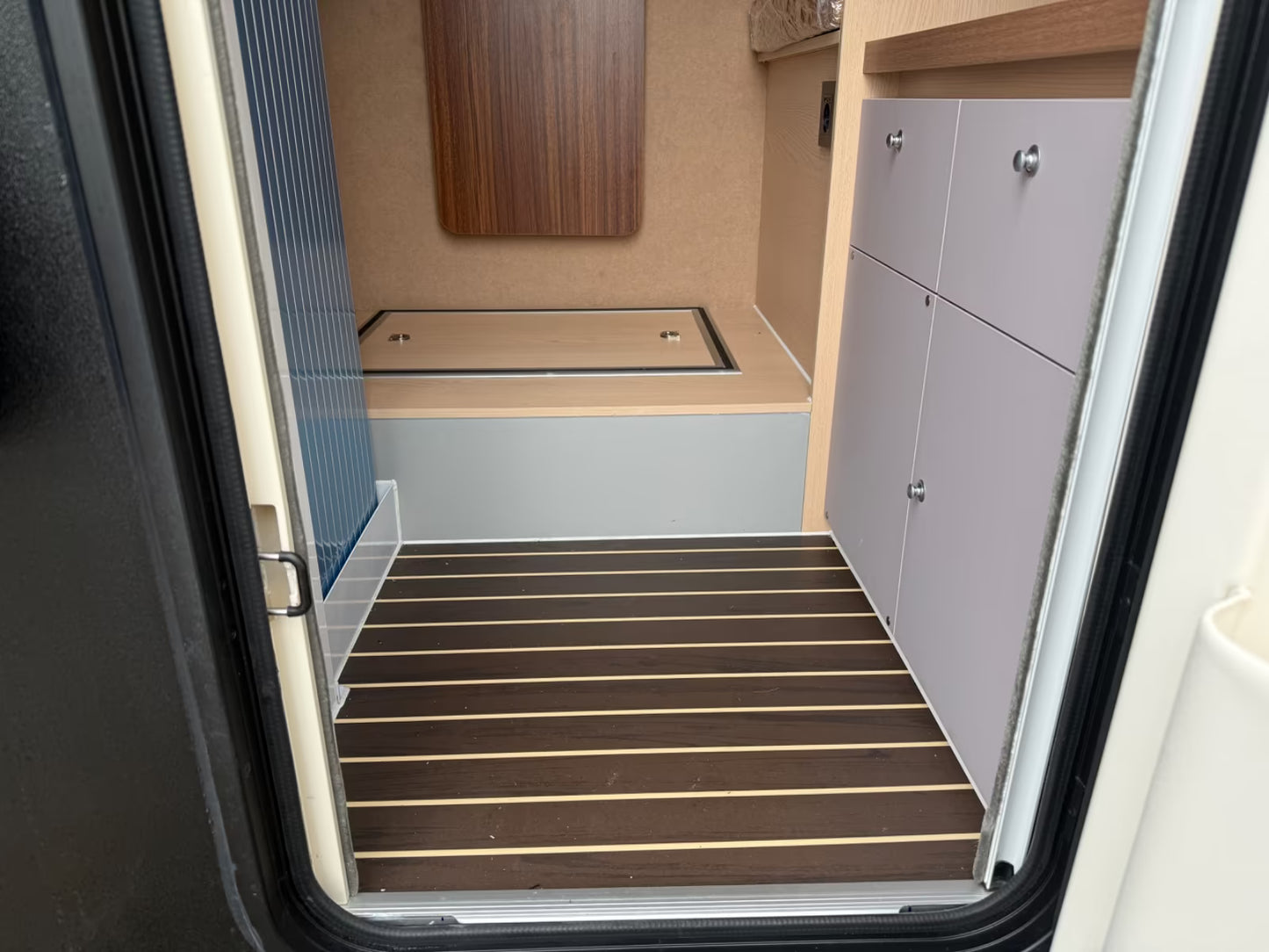 JOY Gladiator GFK-Monobloc Pickup-Wohnkabine Vollausstattung